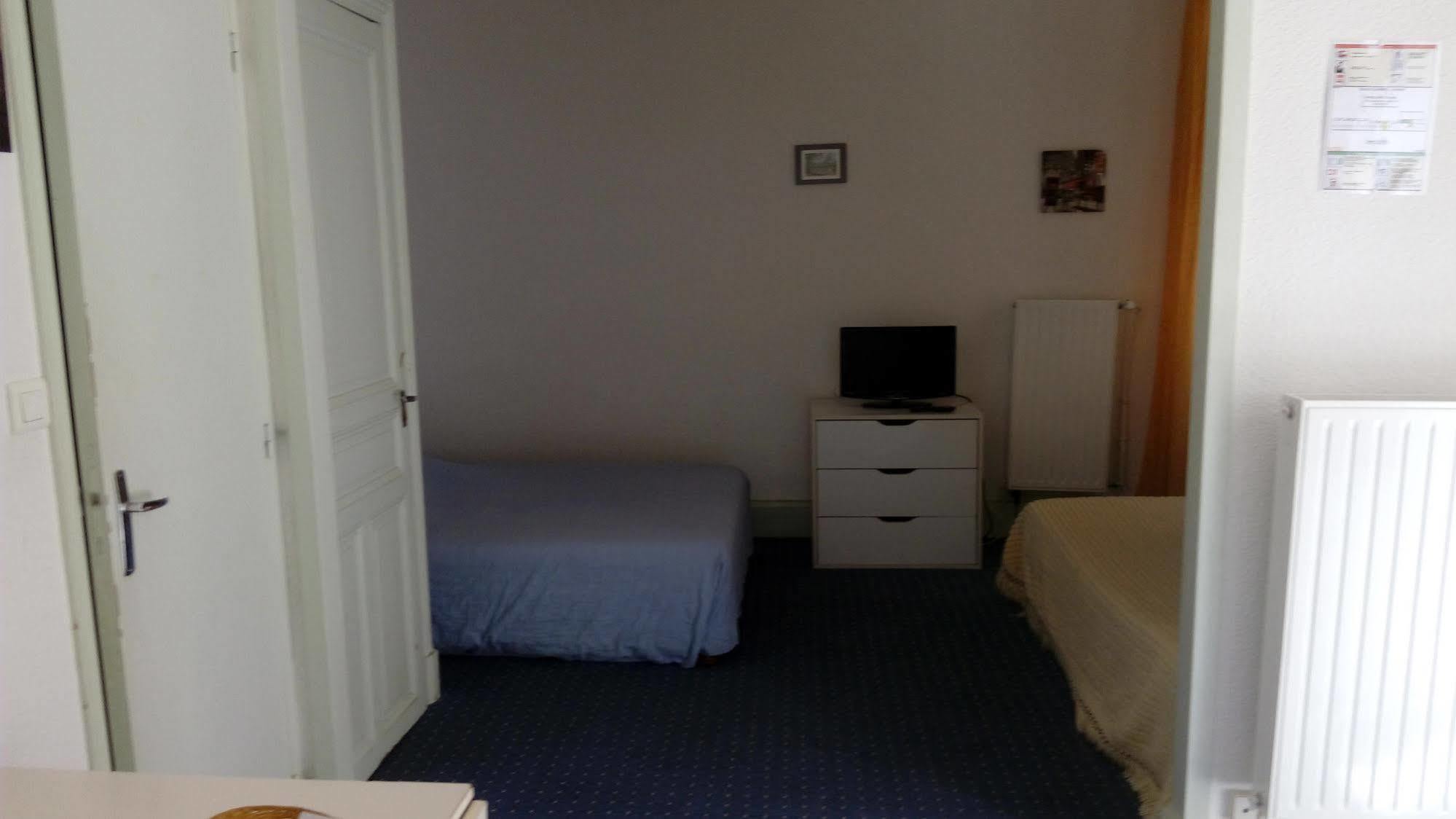 Hotel Nice Flore Виши Екстериор снимка