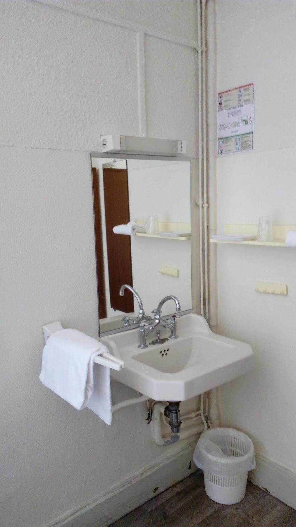 Hotel Nice Flore Виши Екстериор снимка