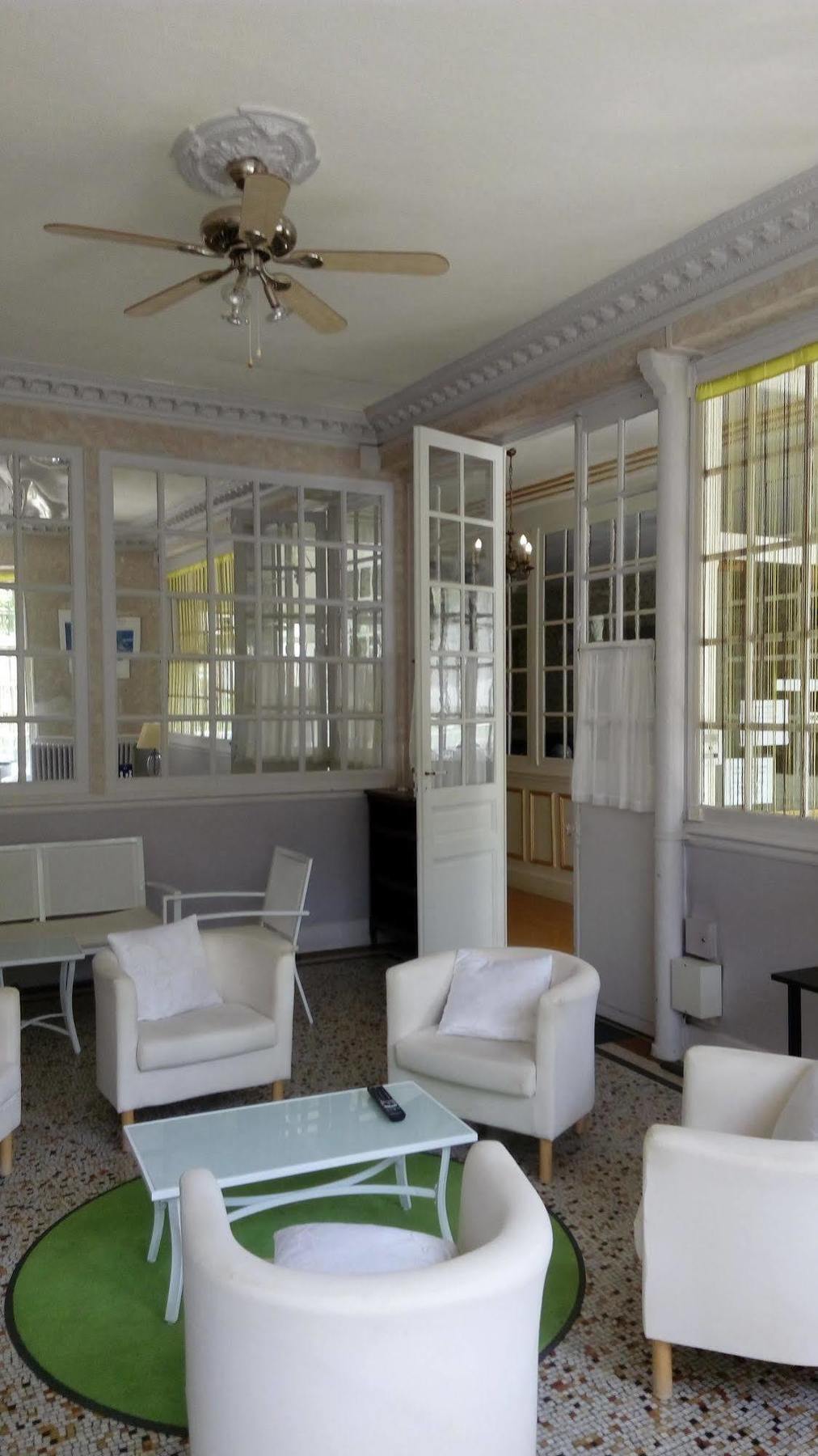 Hotel Nice Flore Виши Екстериор снимка